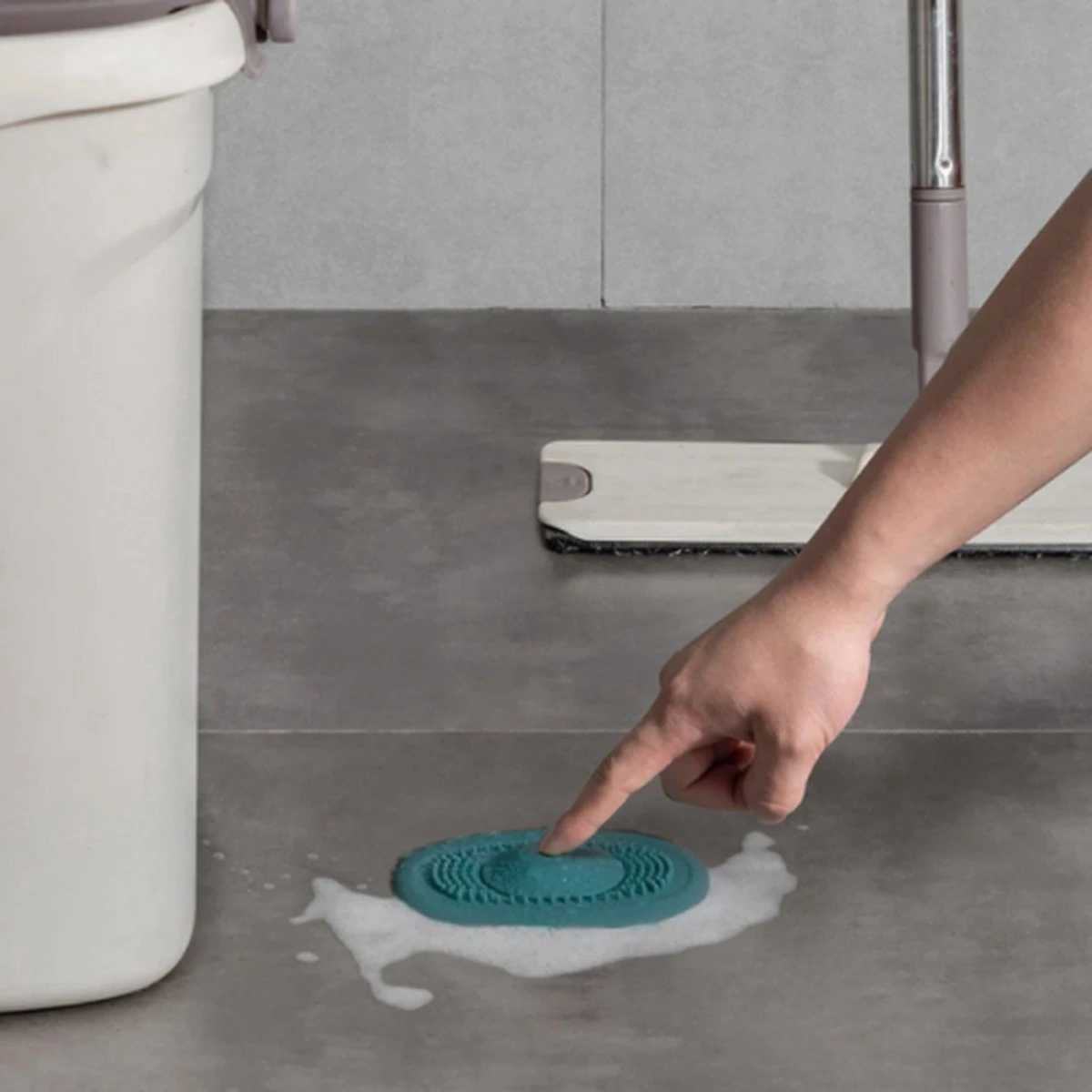 Heuts Goods - Gootsteenzeef - Gootsteenstop - Afvoerzeef - Afvoerstop - Spoelbal - Bad - Douchebak - Keuken - Wasbak - Badkuip - Siliconen - Donkerblauw 9 Heuts Goods - Gootsteenzeef - Gootsteenstop - Afvoerzeef - Afvoerstop - Spoelbal - Bad - Douchebak - Keuken - Wasbak - Badkuip - Siliconen - Donkerblauw - Image 9