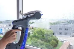 Swiss Pro+ Ruitenreiniger 3 In 1 WV 2 Blue Edition Window Vac - Ca. 120 M² - Waterzuiger - Incl. Smalle Zuigmond - Oplaadbaar - Raamwisser - Streeploos - Clicksystem - 2 Microvezeldoekjes - Met Sprayfunctie - Low Noise - Hepafilter 16 Swiss Pro+ Ruitenreiniger 3 In 1 WV 2 Blue Edition Window Vac - Ca. 120 M² - Waterzuiger - Incl. Smalle Zuigmond - Oplaadbaar - Raamwisser - Streeploos - Clicksystem - 2 Microvezeldoekjes - Met Sprayfunctie - Low Noise - Hepafilter -Winkel Voor Schoonmaakartikelen 1200x799 2