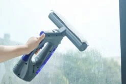 Swiss Pro+ Ruitenreiniger 3 In 1 WV 2 Blue Edition Window Vac - Ca. 120 M² - Waterzuiger - Incl. Smalle Zuigmond - Oplaadbaar - Raamwisser - Streeploos - Clicksystem - 2 Microvezeldoekjes - Met Sprayfunctie - Low Noise - Hepafilter 11 Swiss Pro+ Ruitenreiniger 3 In 1 WV 2 Blue Edition Window Vac - Ca. 120 M² - Waterzuiger - Incl. Smalle Zuigmond - Oplaadbaar - Raamwisser - Streeploos - Clicksystem - 2 Microvezeldoekjes - Met Sprayfunctie - Low Noise - Hepafilter -Winkel Voor Schoonmaakartikelen 1200x799