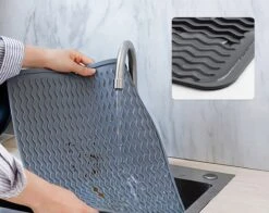 Merkloos Afdruipmat - Pannenonderzetter- Siliconen Mat - Zwart - 30 X 40 CM - Met Ophanggat - Hittebestendig 8 Merkloos Afdruipmat - Pannenonderzetter- Siliconen Mat - Zwart - 30 X 40 CM - Met Ophanggat - Hittebestendig -Winkel Voor Schoonmaakartikelen 1200x954 1