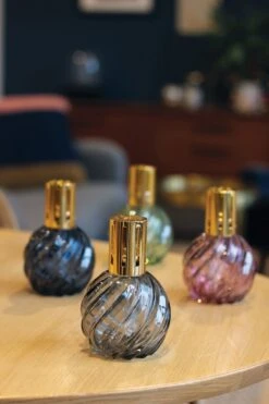 Ashleigh & Burwood Lampenolie Geurolie - Freesia & Orchid 250 Ml 9 Ashleigh & Burwood Lampenolie Geurolie - Freesia & Orchid 250 Ml -Winkel Voor Schoonmaakartikelen 800x1200 6